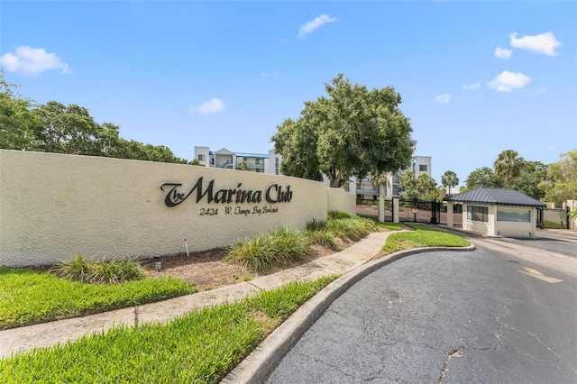 2424 W Tampa Bay Blvd Unit G204, Tampa, FL 33607 - view of community / neighborhood sign