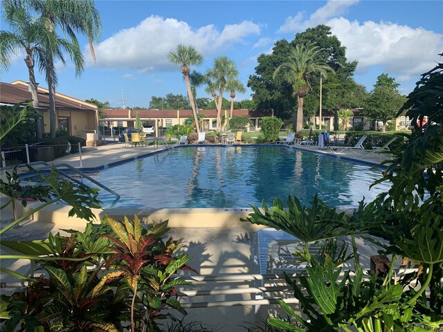 13829 Mission Oaks Blvd, Seminole, FL 33776