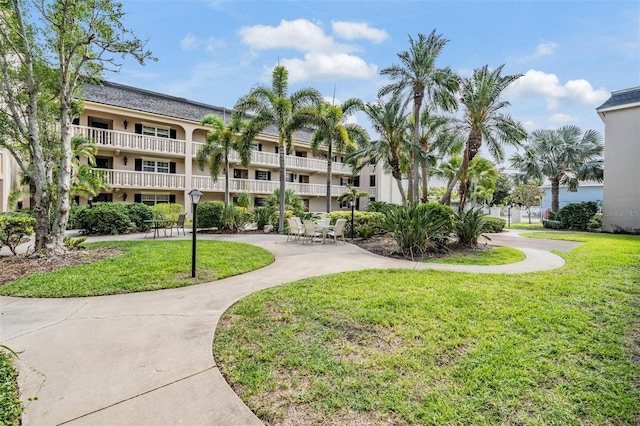 147 Bluff View Dr Unit 105, Belleair Bluffs, FL 33770 - photo 2