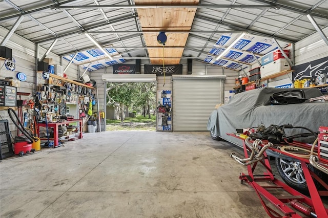 10614 Hudson Ave, Hudson, FL 34669 - garage featuring metal wall