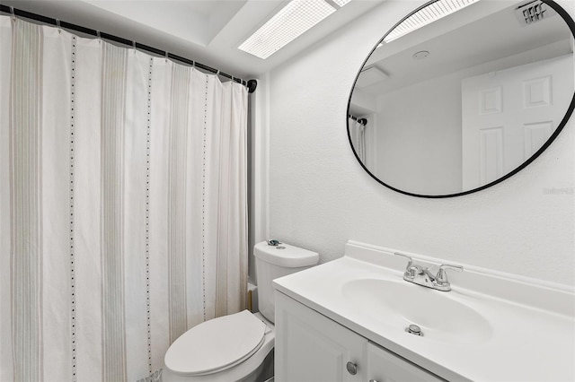 4922 Bola St, New Port Richey, FL 34652 - bathroom featuring vanity and curtained shower