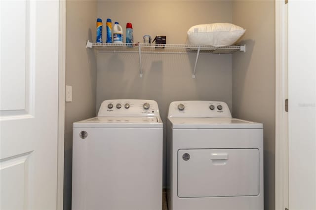 2801 Midnight Pearl Dr, Sarasota, FL 34240 - washroom with washing machine and dryer