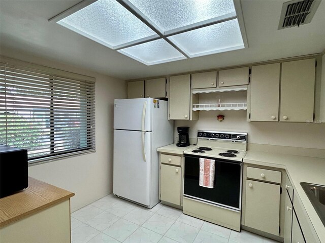 2541 Laurelwood Dr Unit 8C, Clearwater, FL 33763 - photo 4