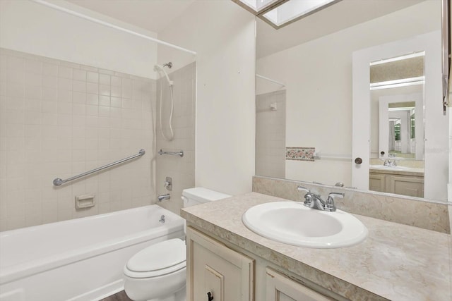 1206 10th Cir SE, Largo, FL 33771 - bathroom featuring  shower combination and vanity
