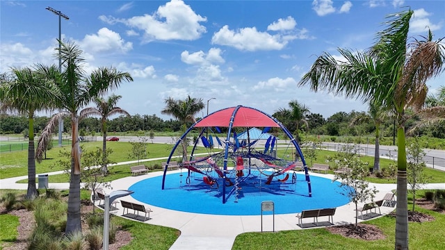 5415 Limelight Dr, Apollo Beach, FL 33572 - communal playground with a lawn