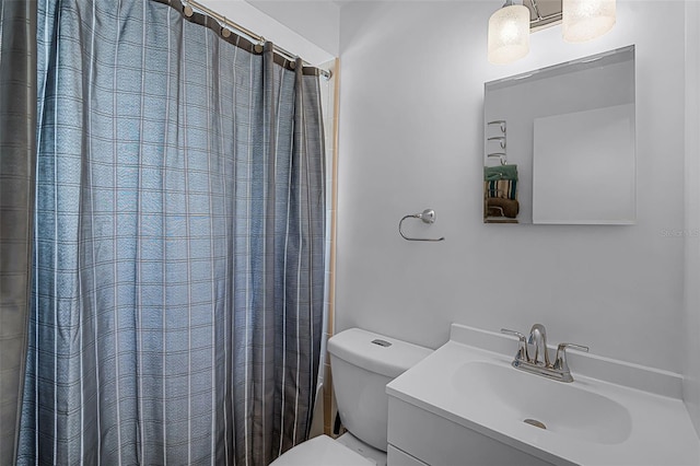 2481 12th Ave SW, Largo, FL 33770 - bathroom with vanity and a shower with curtain
