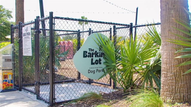 1209 E Cumberland Ave Unit 1003, Tampa, FL 33602 - view of gate