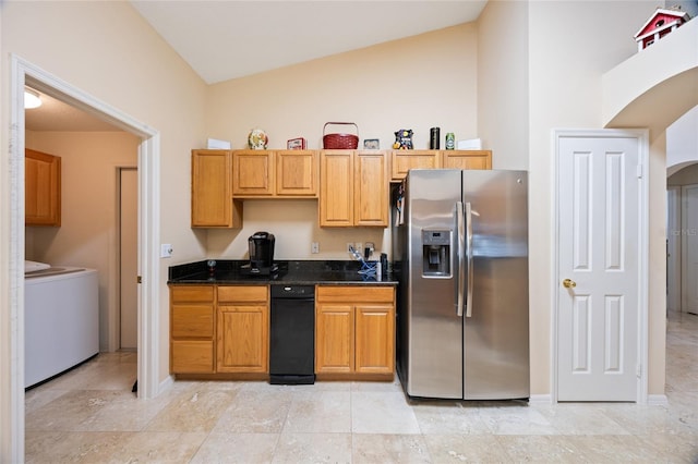 2043 Wrangler Dr, Brandon, FL 33511 - kitchen featuring stainless steel fridge with ice dispenser, arched walkways, and lofted ceiling
