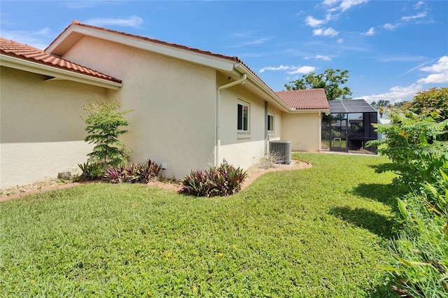 1414 75th St NW, Bradenton, FL 34209 - view of grassy yard featuring a lanai