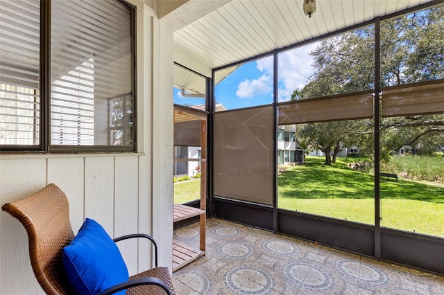 440 Lakeview Dr Unit 34, Palm Harbor, FL 34683 - sunroom featuring plenty of natural light
