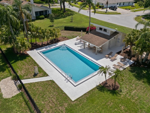 440 Lakeview Dr Unit 34, Palm Harbor, FL 34683 - swimming pool featuring a fenced backyard and a patio area