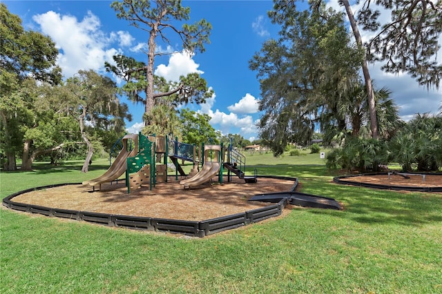 440 Lakeview Dr Unit 34, Palm Harbor, FL 34683 - community playground with a lawn