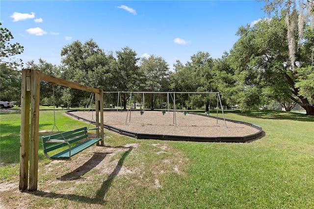 440 Lakeview Dr Unit 34, Palm Harbor, FL 34683 - view of community featuring a lawn