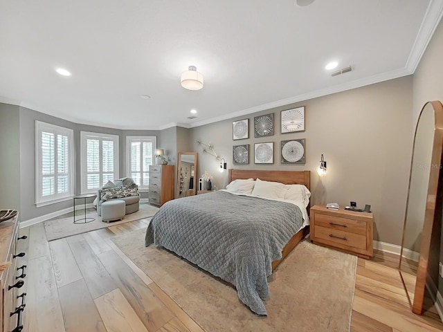 15024 Eaglepark Pl, Lithia, FL 33547 - bedroom with crown molding, light wood-type flooring, and recessed lighting