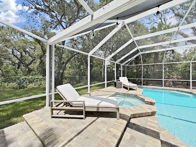15024 Eaglepark Pl, Lithia, FL 33547 - view of swimming pool featuring a lanai and view of wooded area
