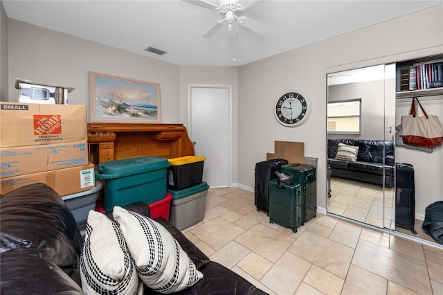 12400 Park Blvd Unit 417, Seminole, FL 33772 - living room with a ceiling fan