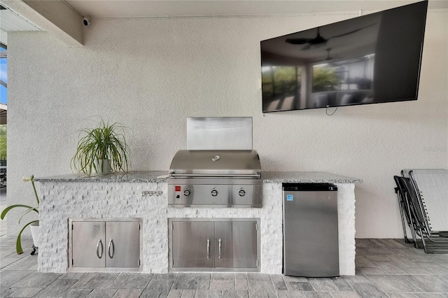 7420 Paradiso Dr, Apollo Beach, FL 33572 - view of patio with area for grilling