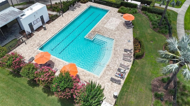 7420 Paradiso Dr, Apollo Beach, FL 33572 - bird's eye view of a pool