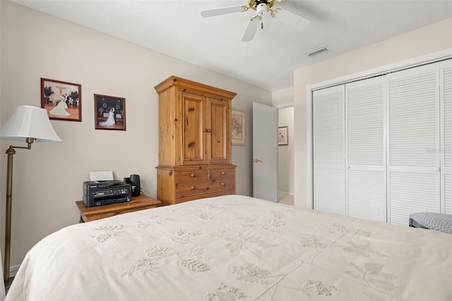 214 Caryl Way, Oldsmar, FL 34677 - bedroom featuring a closet and a ceiling fan