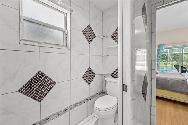 6051 65th Ave N, Pinellas Park, FL 33781 - bathroom featuring connected bathroom and a shower
