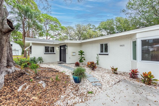 5625 Atlantic Ave N, Saint Petersburg, FL 33703 - photo 4