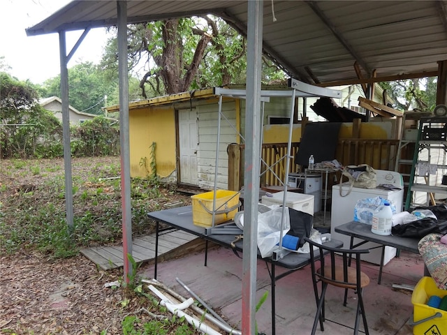 8617 Broad St, New Port Richey, FL 34654 - view of patio / terrace featuring washer / dryer