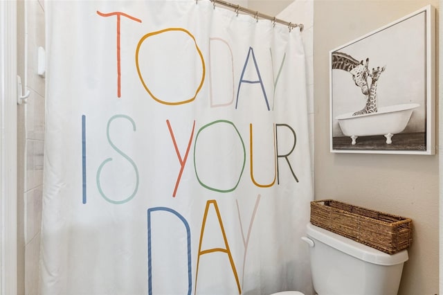 5823 Terncrest Dr, Lithia, FL 33547 - full bath with toilet and a shower with curtain