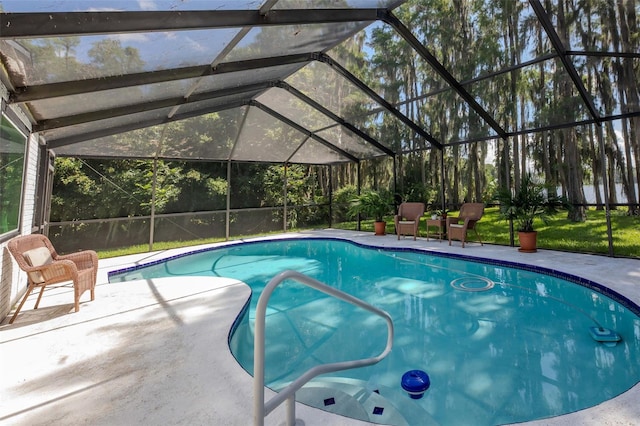 19209 Crooked Ln, Lutz, FL 33548 - outdoor pool featuring a patio and a lanai