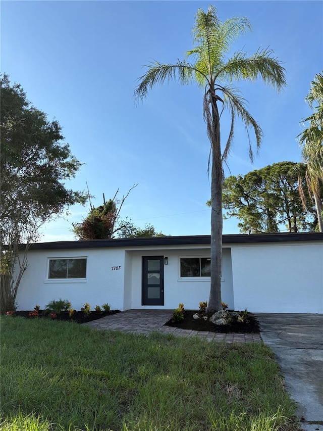 7703 Glenview Ln, Tampa, FL 33615 - photo 2