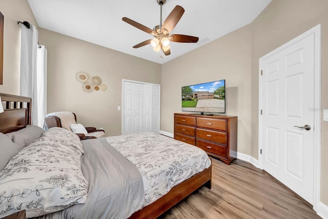 32624 Summerglade Dr, Wesley Chapel, FL 33545 - bedroom with light wood-style floors, a closet, and ceiling fan