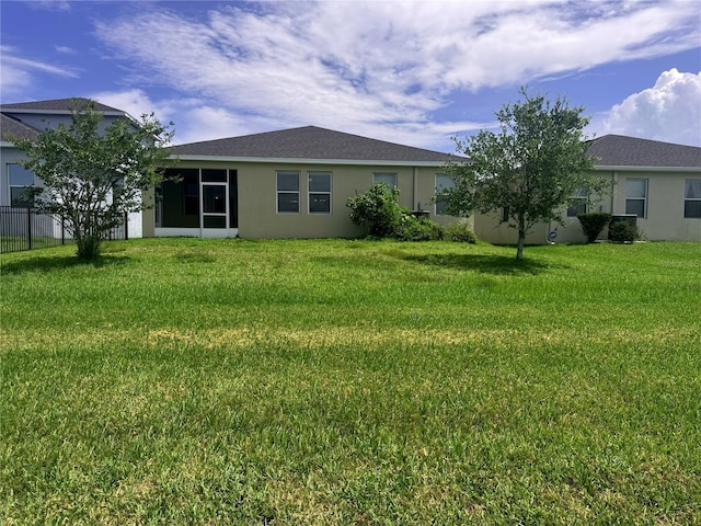 5082 Inshore Landings Dr, Apollo Beach, FL 33572 - back of property with stucco siding