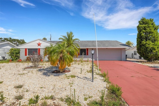 638 La Jolla Ave, Sun City Center, FL 33573 - ranch-style home featuring an attached garage and concrete driveway
