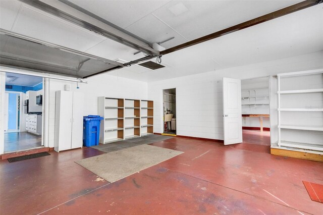 638 La Jolla Ave, Sun City Center, FL 33573 - view of garage