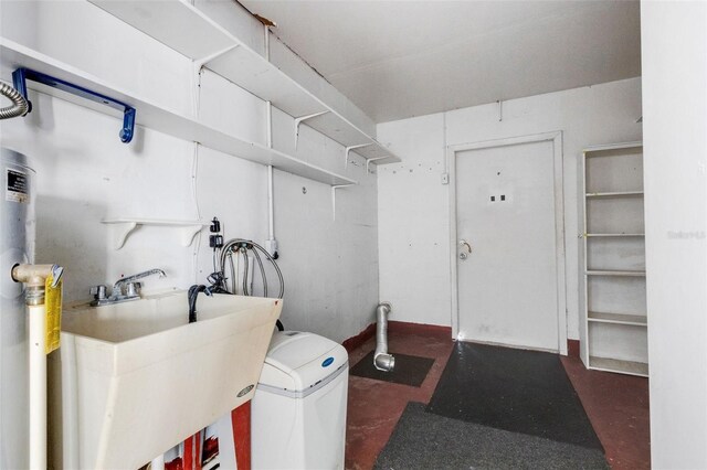 638 La Jolla Ave, Sun City Center, FL 33573 - basement featuring a sink
