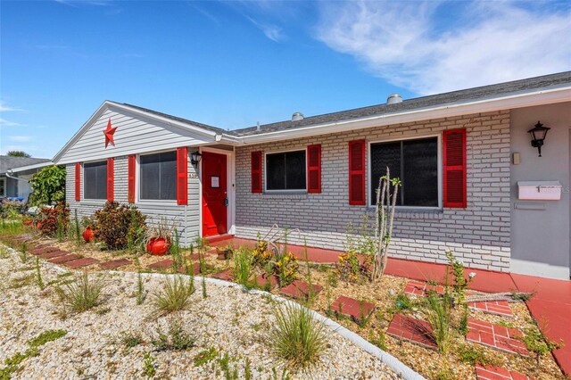 638 La Jolla Ave, Sun City Center, FL 33573 - single story home featuring brick siding