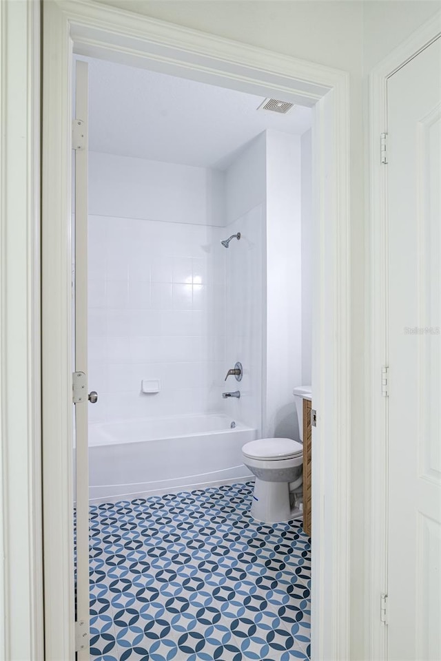 10605 Marsanne Pl, Riverview, FL 33578 - full bath with toilet and shower / washtub combination