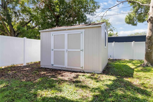 2834 10th Ave N, Saint Petersburg, FL 33713 - view of shed with a fenced backyard
