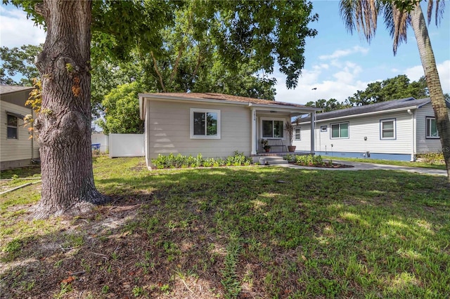2834 10th Ave N, Saint Petersburg, FL 33713 - ranch-style home featuring a porch