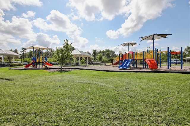 10580 Gliding Eagle Way, Land O Lakes, FL 34638 - community play area with a gazebo and a lawn