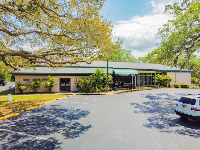 2003 Greenbriar Blvd Unit 8, Clearwater, FL 33763 - view of front of home featuring uncovered parking