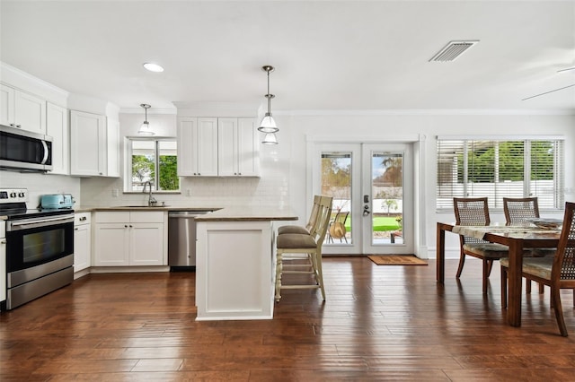 2560 51st St N, Saint Petersburg, FL 33710 - photo 8