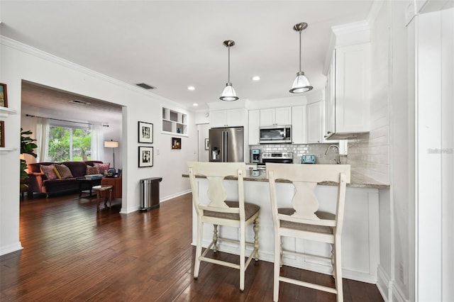 2560 51st St N, Saint Petersburg, FL 33710 - photo 11