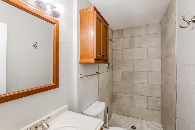 310 SW 76th Ter, North Lauderdale, FL 33068 - bathroom featuring a tile shower and vanity