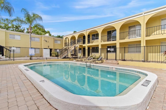 3206 W Azeele St Unit 120, Tampa, FL 33609 - community pool with stairway