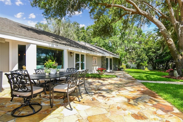 16205 Sentry Woods Ct, Odessa, FL 33556 - view of patio featuring outdoor dining area