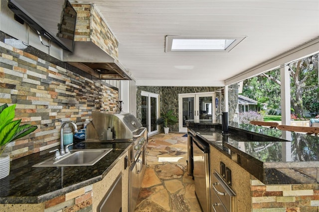 16205 Sentry Woods Ct, Odessa, FL 33556 - view of patio / terrace with area for grilling and a sink