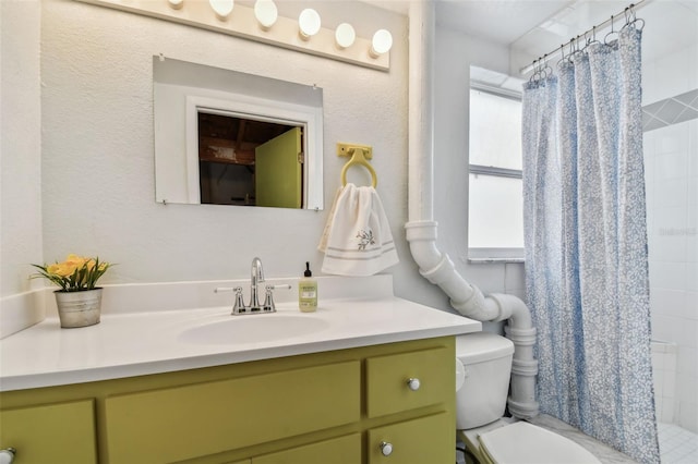 4211 28th Ave N, Saint Petersburg, FL 33713 - full bathroom with vanity and a tile shower