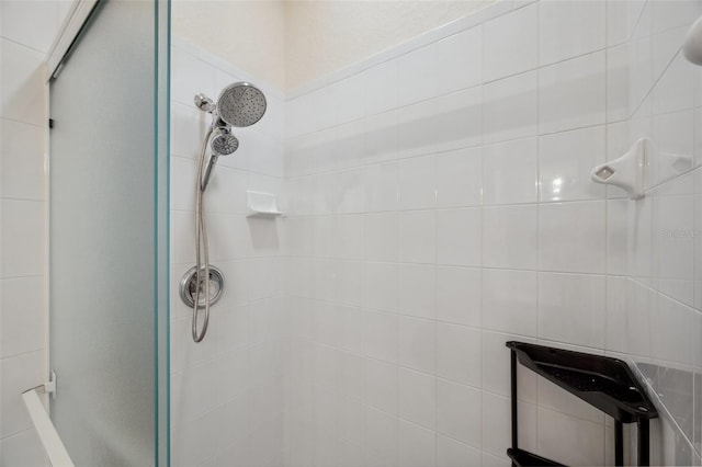 6400 46th Ave N Unit 61, Kenneth City, FL 33709 - full bathroom featuring a stall shower