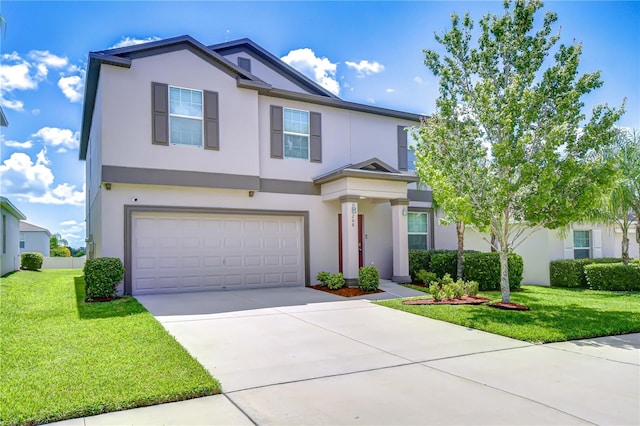 208 English Heritage Pl, Dover, FL 33527 - view of front facade with stucco siding, driveway, a front lawn, and an attached garage
