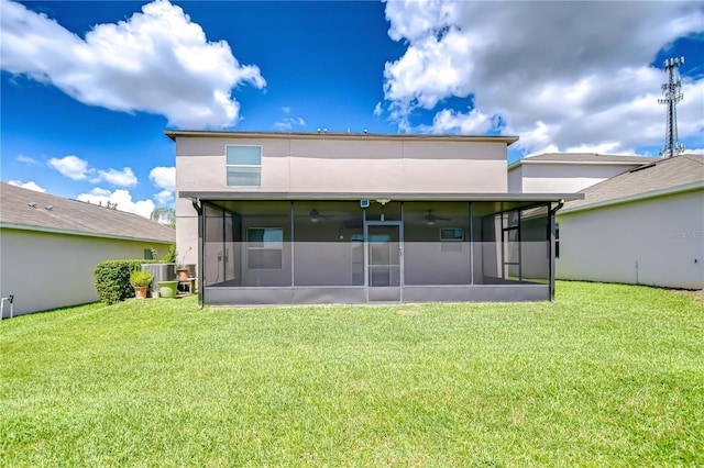208 English Heritage Pl, Dover, FL 33527 - back of property featuring a sunroom, a yard, and a ceiling fan